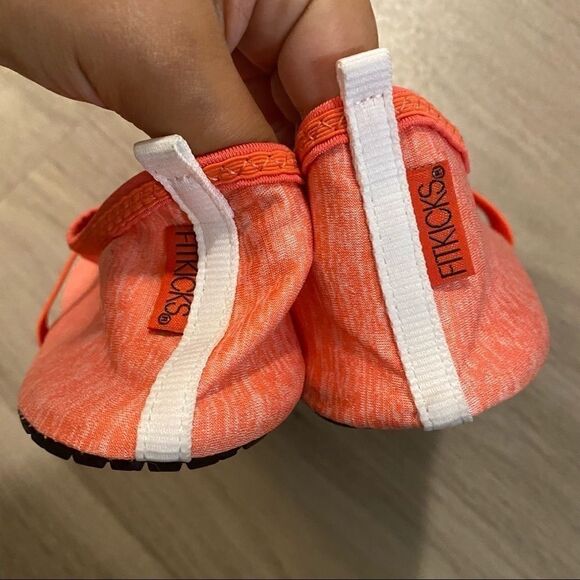 NWOT Fitkicks small peach slip ons - Picture 5 of 7